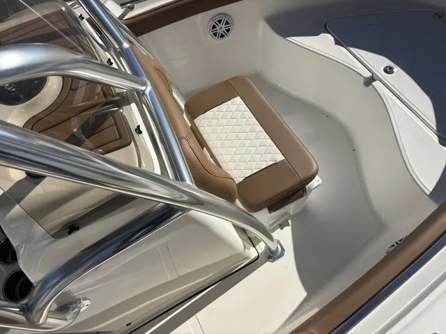 Slide: The Image of Pioneer 202 Sportfish 2026 - 21