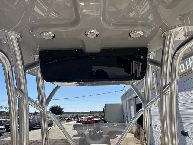 Slide: The Image of Pioneer 202 Sportfish 2026 - 25