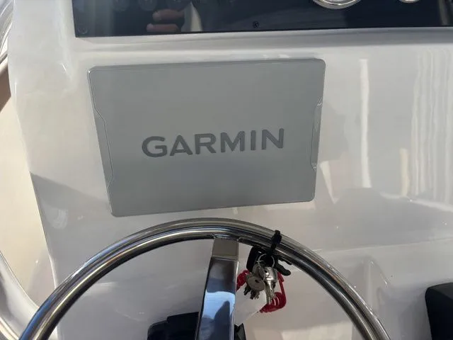 Slide: The Image of Pioneer 202 Sportfish 2026 - 30