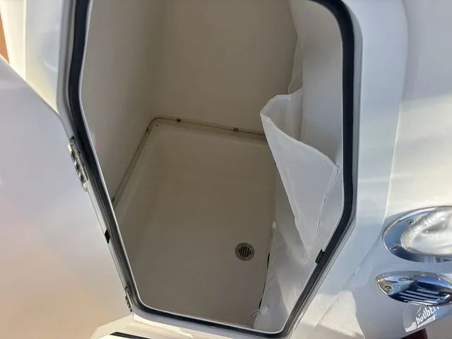 Slide: The Image of Pioneer 202 Sportfish 2026 - 32