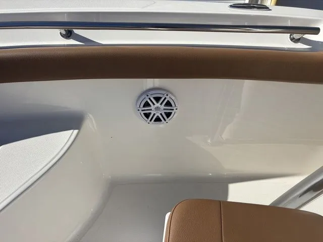 Slide: The Image of Pioneer 202 Sportfish 2026 - 35