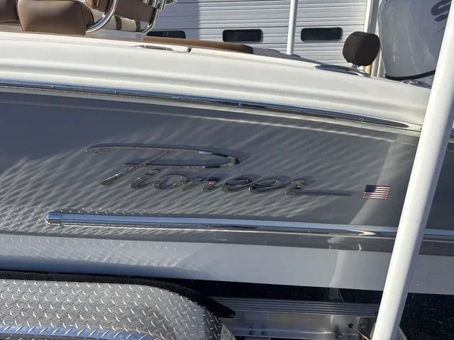 Slide: The Image of Pioneer 202 Sportfish 2026 - 4