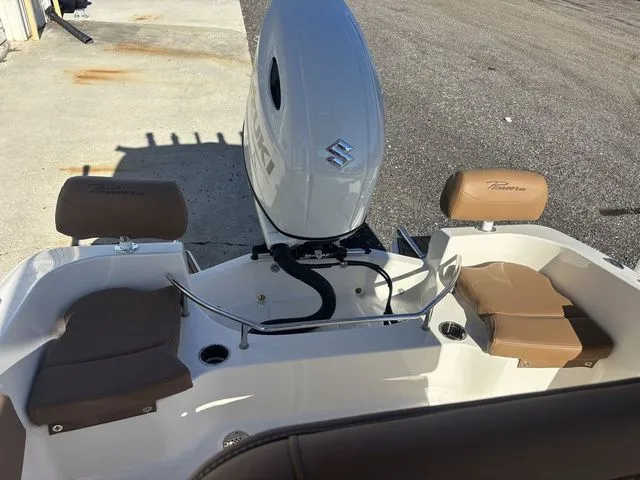 Slide: The Image of Pioneer 202 Sportfish 2026 - 43