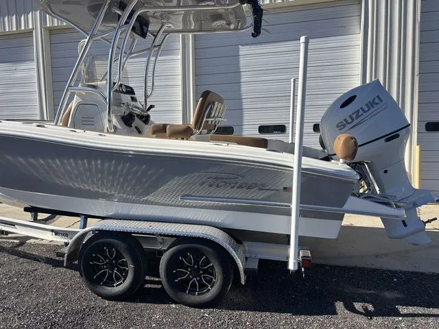 Slide: The Image of Pioneer 202 Sportfish 2026 - 5