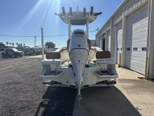 Slide: The Image of Pioneer 202 Sportfish 2026 - 6