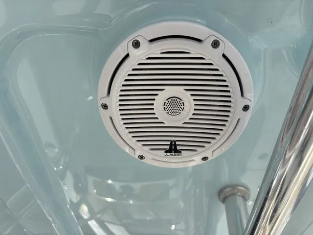 Slide: The Image of Pioneer 220 Bay Sport 2026 - 17