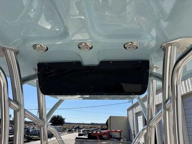 Slide: The Image of Pioneer 220 Bay Sport 2026 - 18