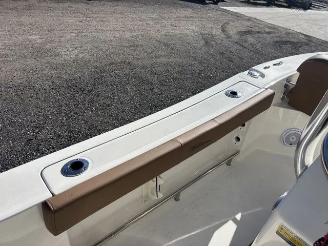 Slide: The Image of Pioneer 220 Bay Sport 2026 - 22