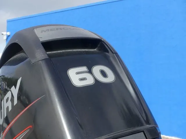 Slide: The Image of Tracker Pro Team 175 TF 2016 - 10