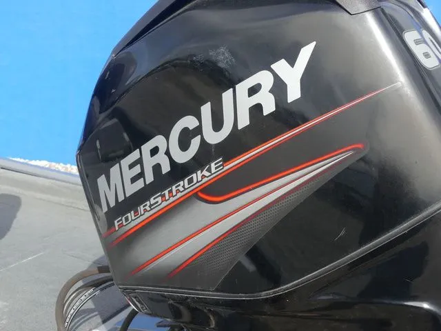 Slide: The Image of Tracker Pro Team 175 TF 2016 - 11