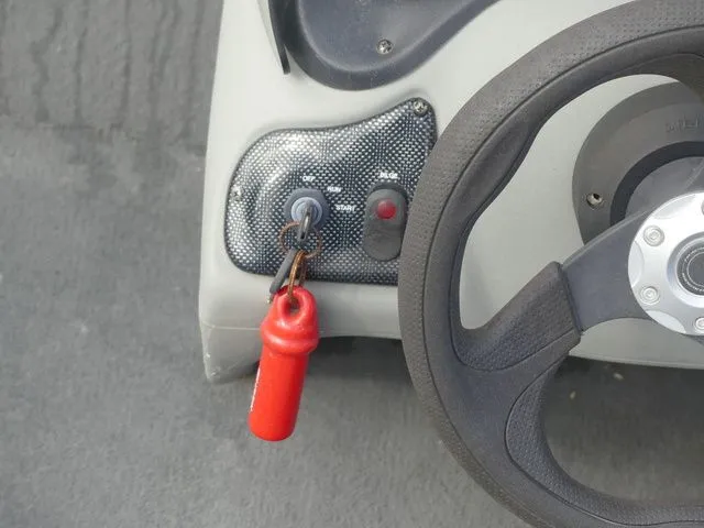 Slide: The Image of Tracker Pro Team 175 TF 2016 - 21