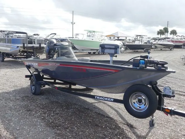 Slide: The Image of Tracker Pro Team 175 TF 2016 - 3