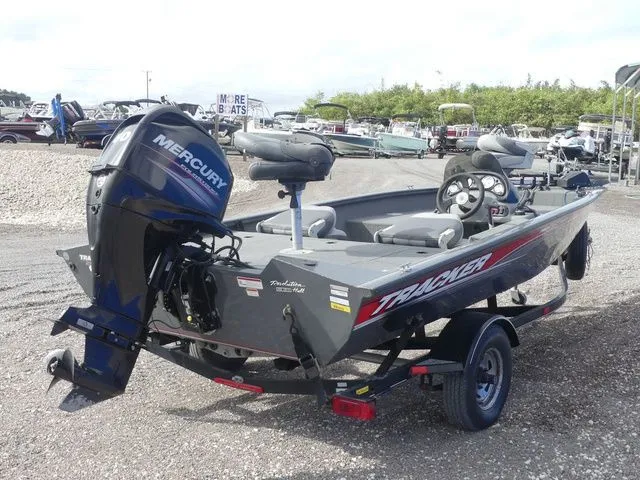 Slide: The Image of Tracker Pro Team 175 TF 2016 - 4