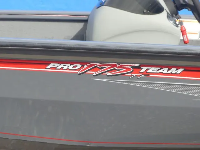 Slide: The Image of Tracker Pro Team 175 TF 2016 - 9