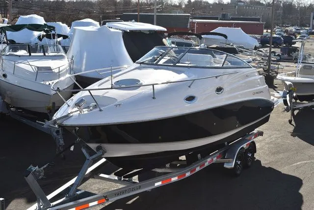 The Image of Regal 2655 Commodore Express 2010 - 1