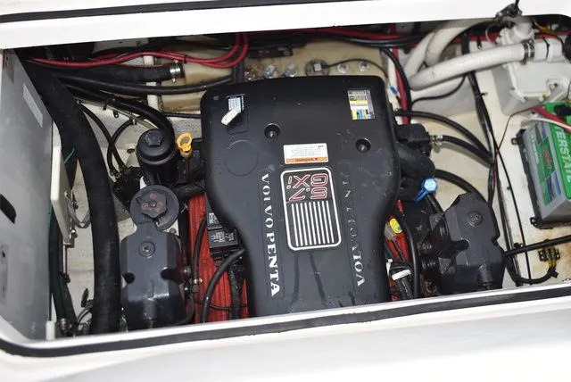 Slide: The Image of Regal 2655 Commodore Express 2010 - 100