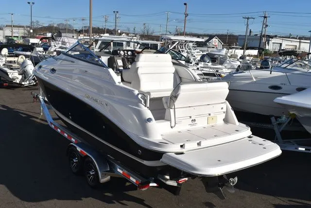 Slide: The Image of Regal 2655 Commodore Express 2010 - 17