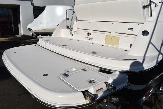 Slide: The Image of Regal 2655 Commodore Express 2010 - 20