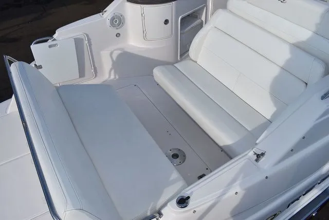 Slide: The Image of Regal 2655 Commodore Express 2010 - 24