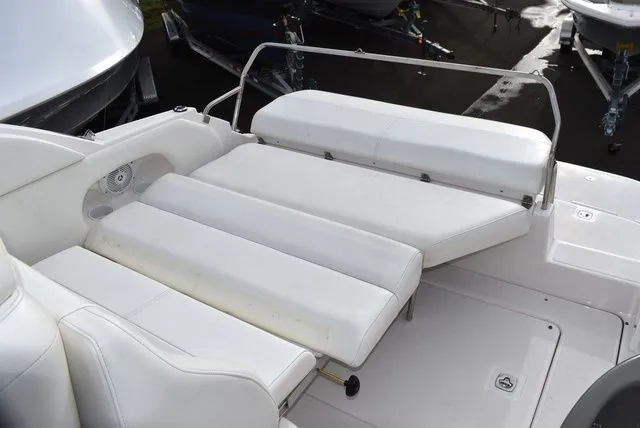 Slide: The Image of Regal 2655 Commodore Express 2010 - 40