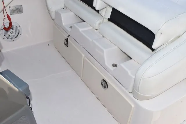 Slide: The Image of Regal 2655 Commodore Express 2010 - 47