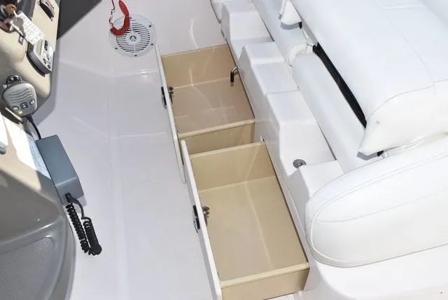 Slide: The Image of Regal 2655 Commodore Express 2010 - 48