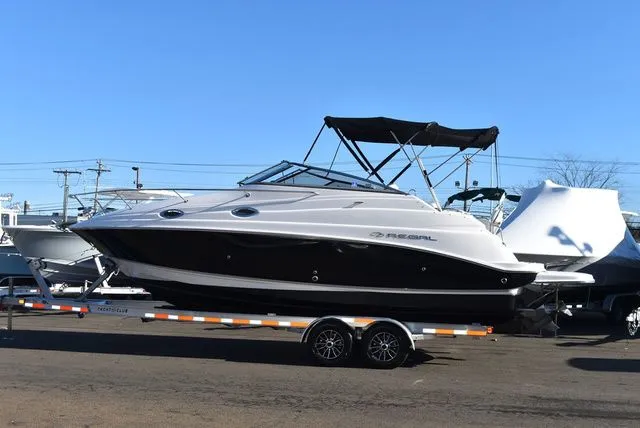 Slide: The Image of Regal 2655 Commodore Express 2010 - 6