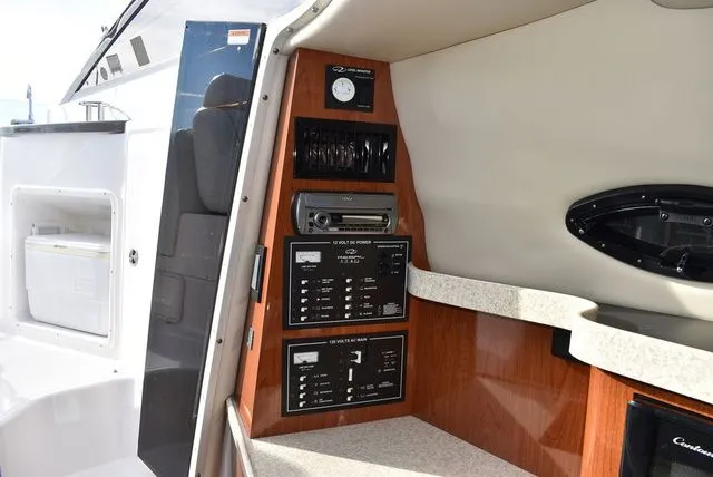 Slide: The Image of Regal 2655 Commodore Express 2010 - 64