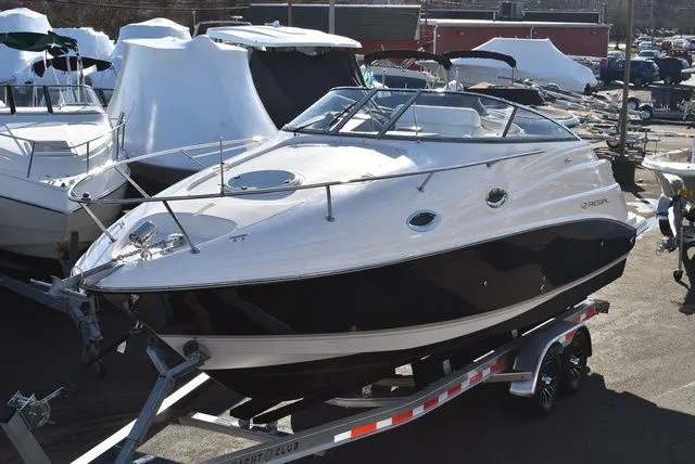 Slide: The Image of Regal 2655 Commodore Express 2010 - 7