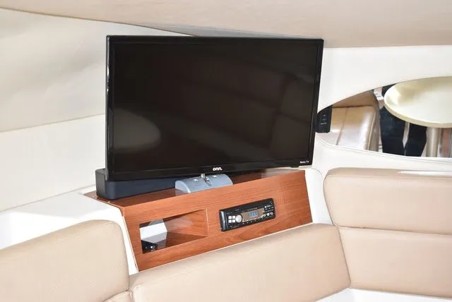 Slide: The Image of Regal 2655 Commodore Express 2010 - 74