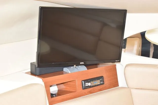 Slide: The Image of Regal 2655 Commodore Express 2010 - 75