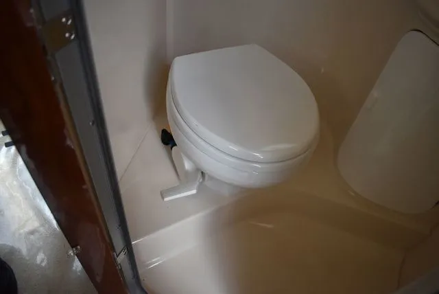 Slide: The Image of Regal 2655 Commodore Express 2010 - 79