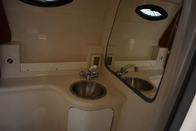 Slide: The Image of Regal 2655 Commodore Express 2010 - 82