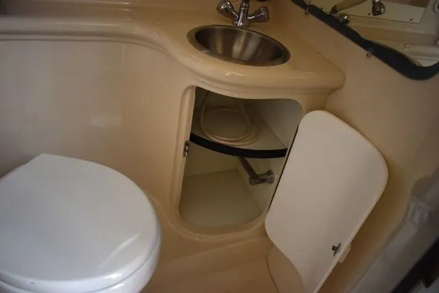 Slide: The Image of Regal 2655 Commodore Express 2010 - 83