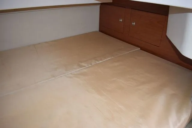 Slide: The Image of Regal 2655 Commodore Express 2010 - 90