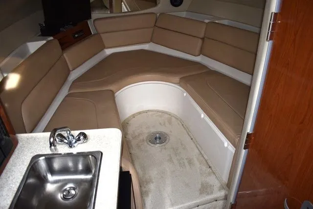 Slide: The Image of Regal 2655 Commodore Express 2010 - 94