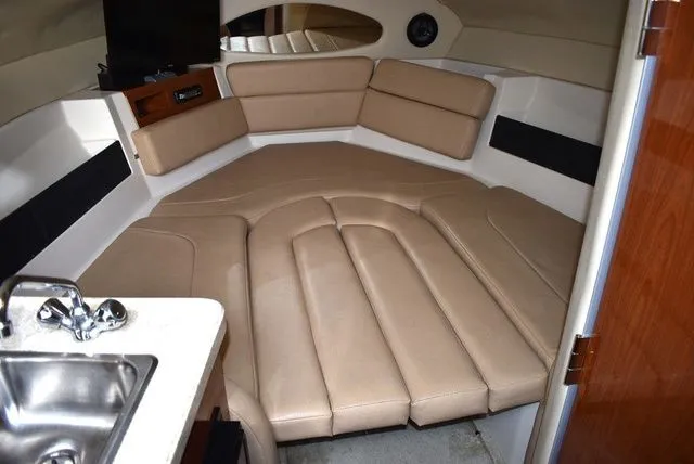 Slide: The Image of Regal 2655 Commodore Express 2010 - 98