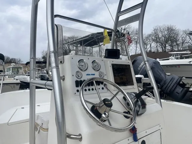 Slide: The Image of Sea Pro 180 Center Console 2002 - 6