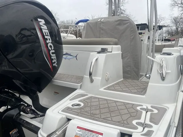 Slide: The Image of Finseeker 210 CC 2023 - 5