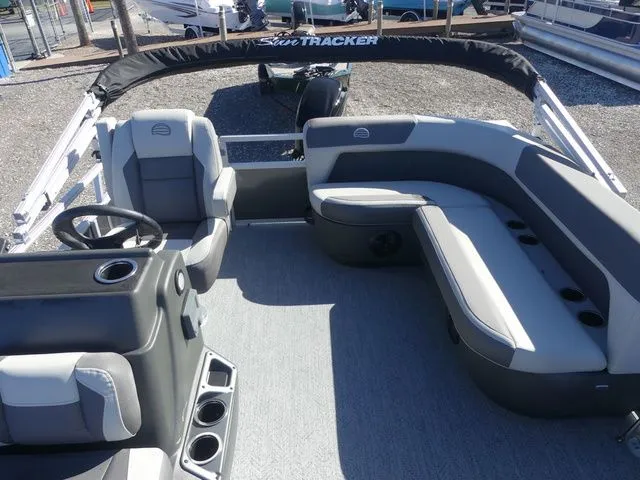 Slide: The Image of Sun Tracker Bass Buggy 16 XL Select 2026 - 13