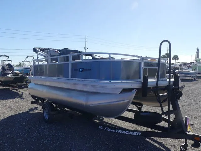 Slide: The Image of Sun Tracker Bass Buggy 16 XL Select 2026 - 3