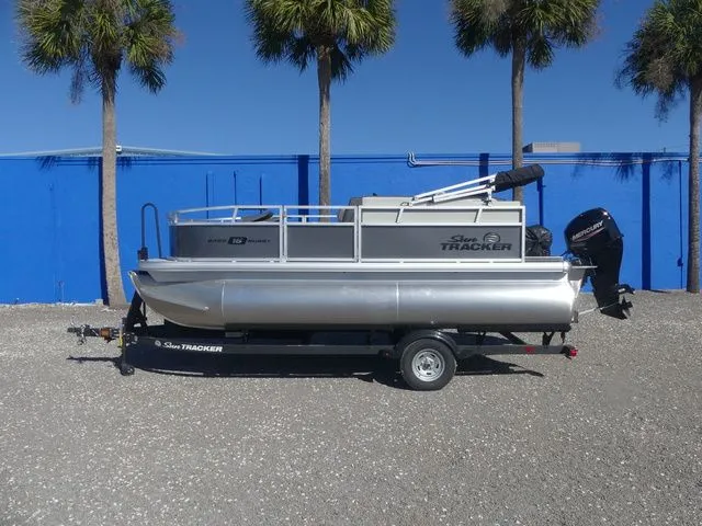 Slide: The Image of Sun Tracker Bass Buggy 16 XL Select 2026 - 7