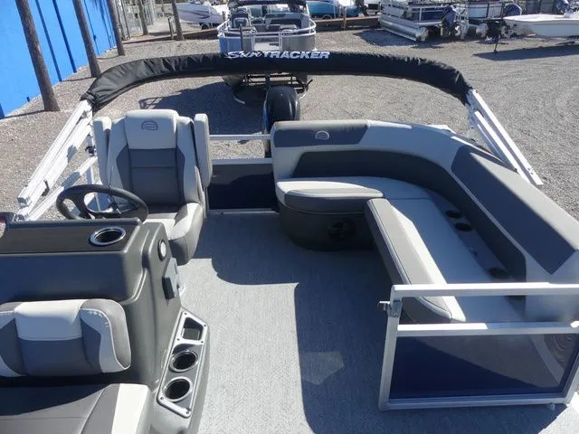 Slide: The Image of Sun Tracker Bass Buggy 16 XL Select 2026 - 10