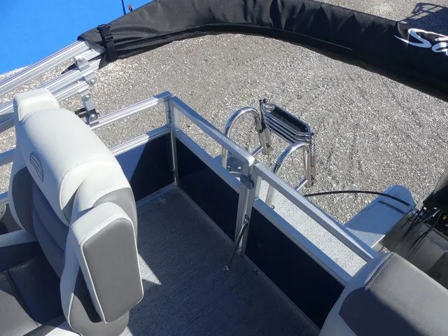 Slide: The Image of Sun Tracker Bass Buggy 16 XL Select 2026 - 13