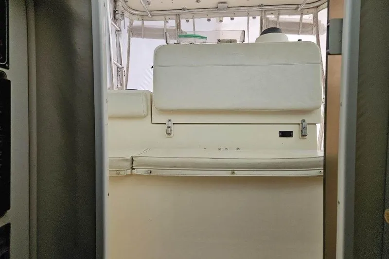 Slide: The Image of Interior view of 2000 Pursuit 3070 Offshore Center Console boat. - 6