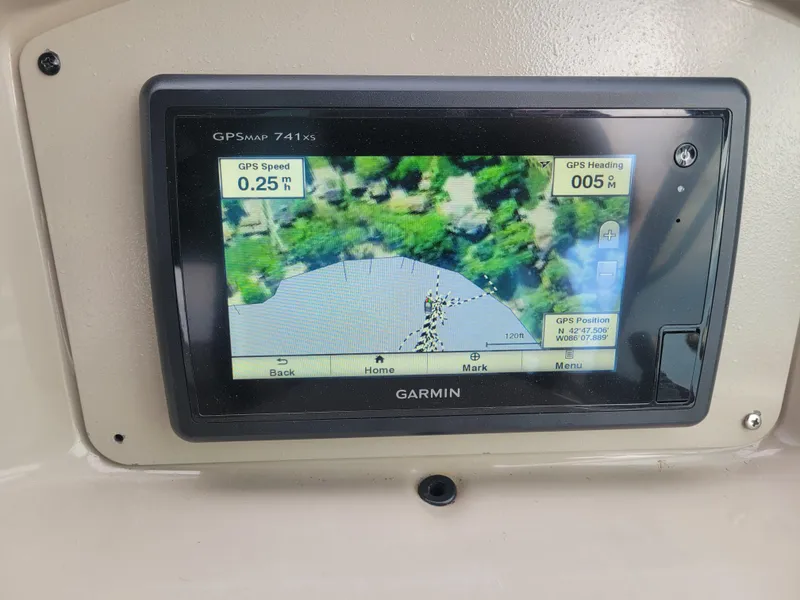 Slide: The Image of Garmin GPS display on 2006 Sea Ray 320 Sundancer boat. - 10