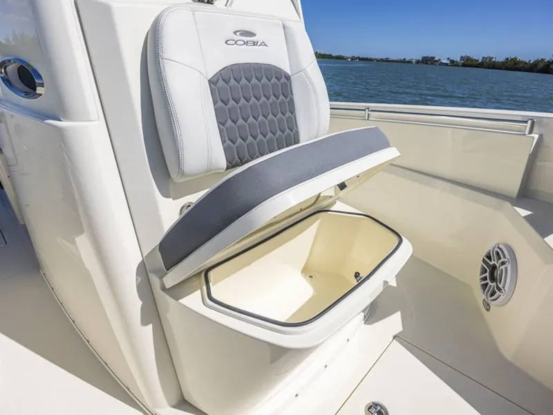 Slide: The Image of Cobia 265 Center Console 2026 - 15