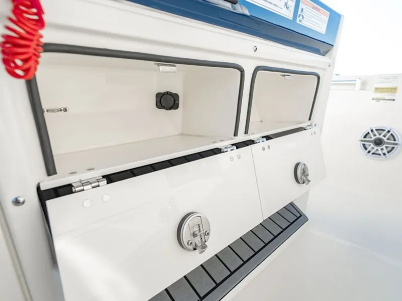 Slide: The Image of Cobia 245 Center Console 2026 - 18