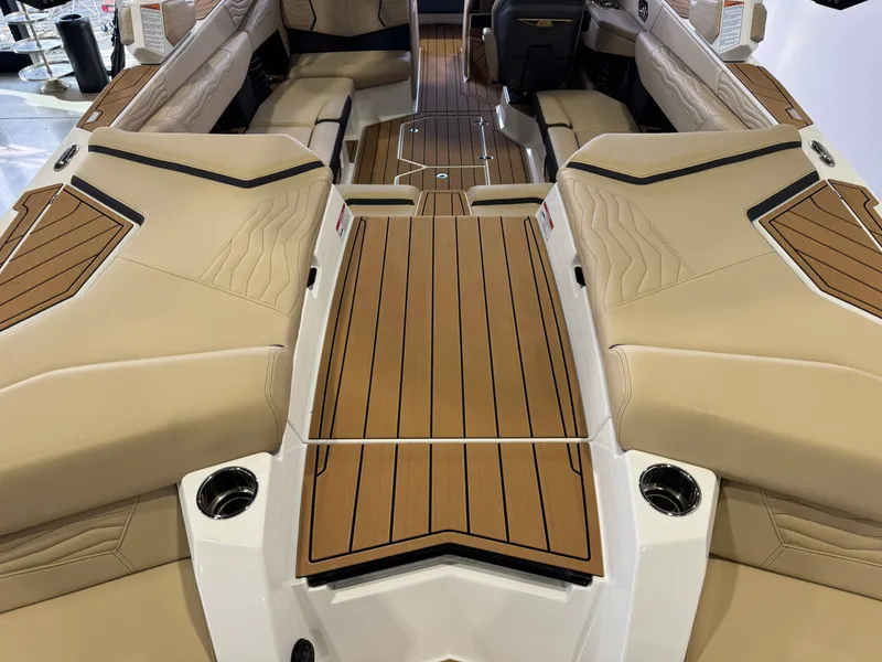 Slide: The Image of Nautique Super Air Nautique G23 2025 - 10