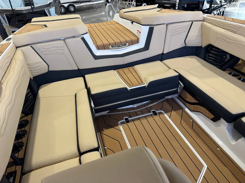 Slide: The Image of Nautique Super Air Nautique G23 2025 - 16